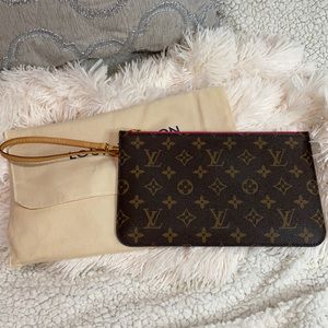 Authentic Louis Vuitton Neverfull Pouch